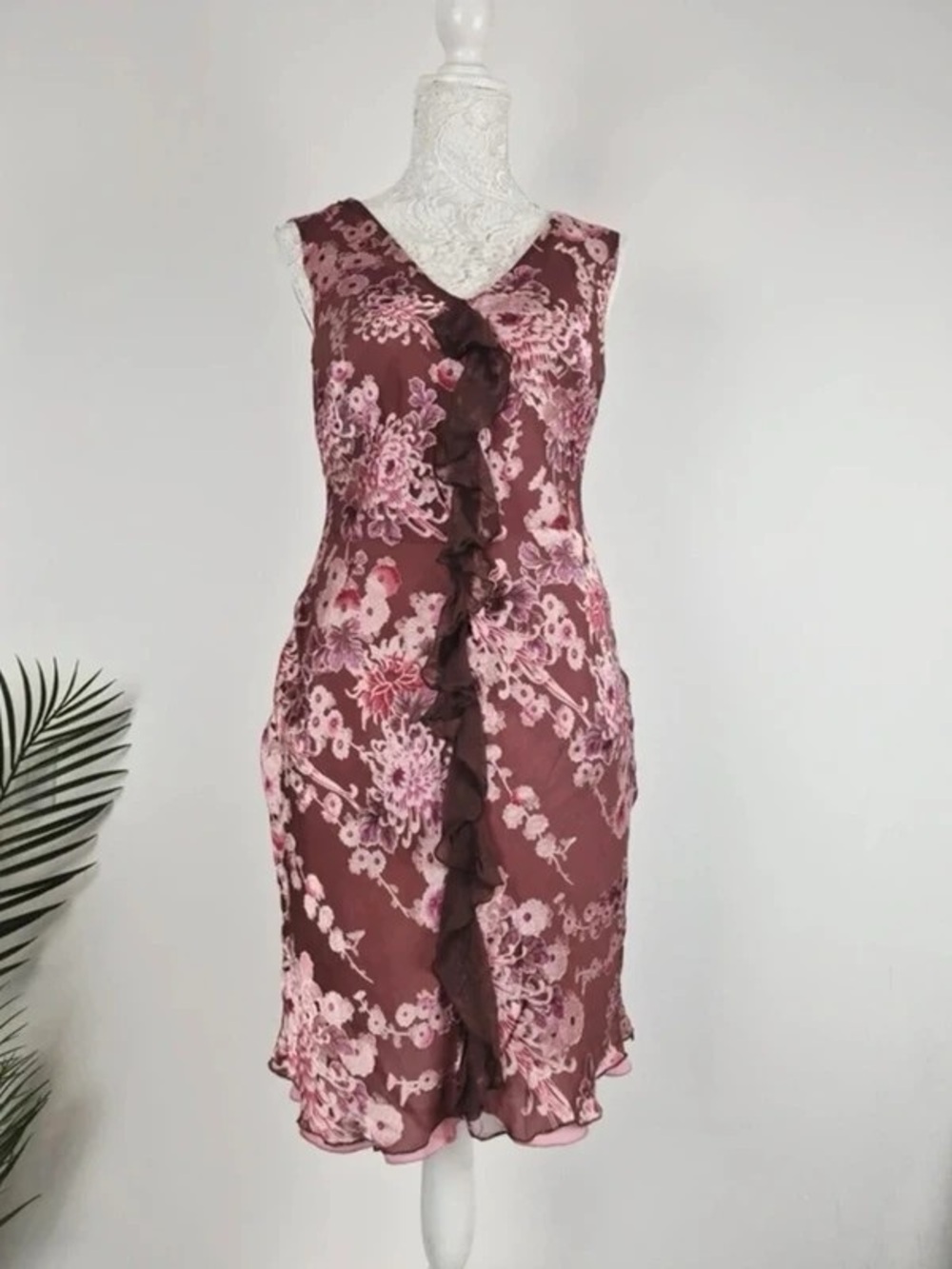 Sleeveless Floral Ruffle V-Neck Maxi Dress in Mauve Pink